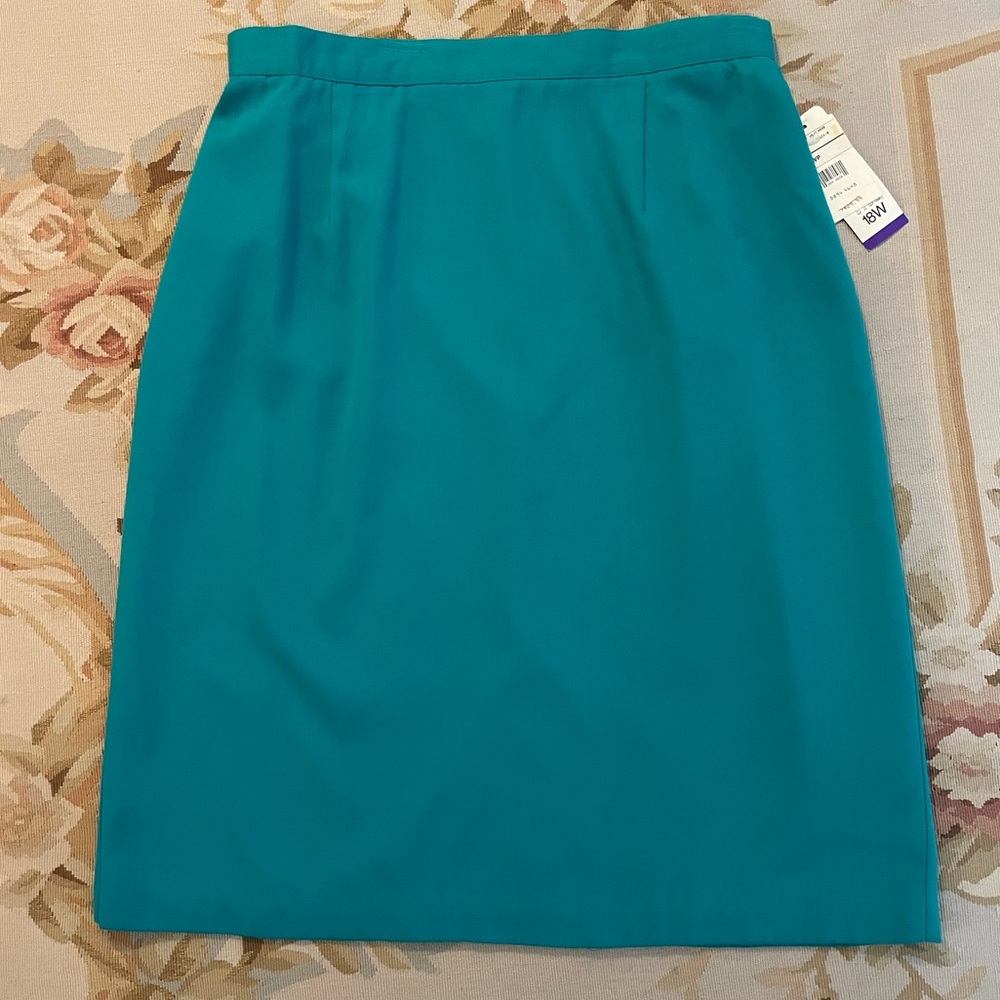 Gorgeous, bright teal green skirt, new with tags by Liz Baker 18 W